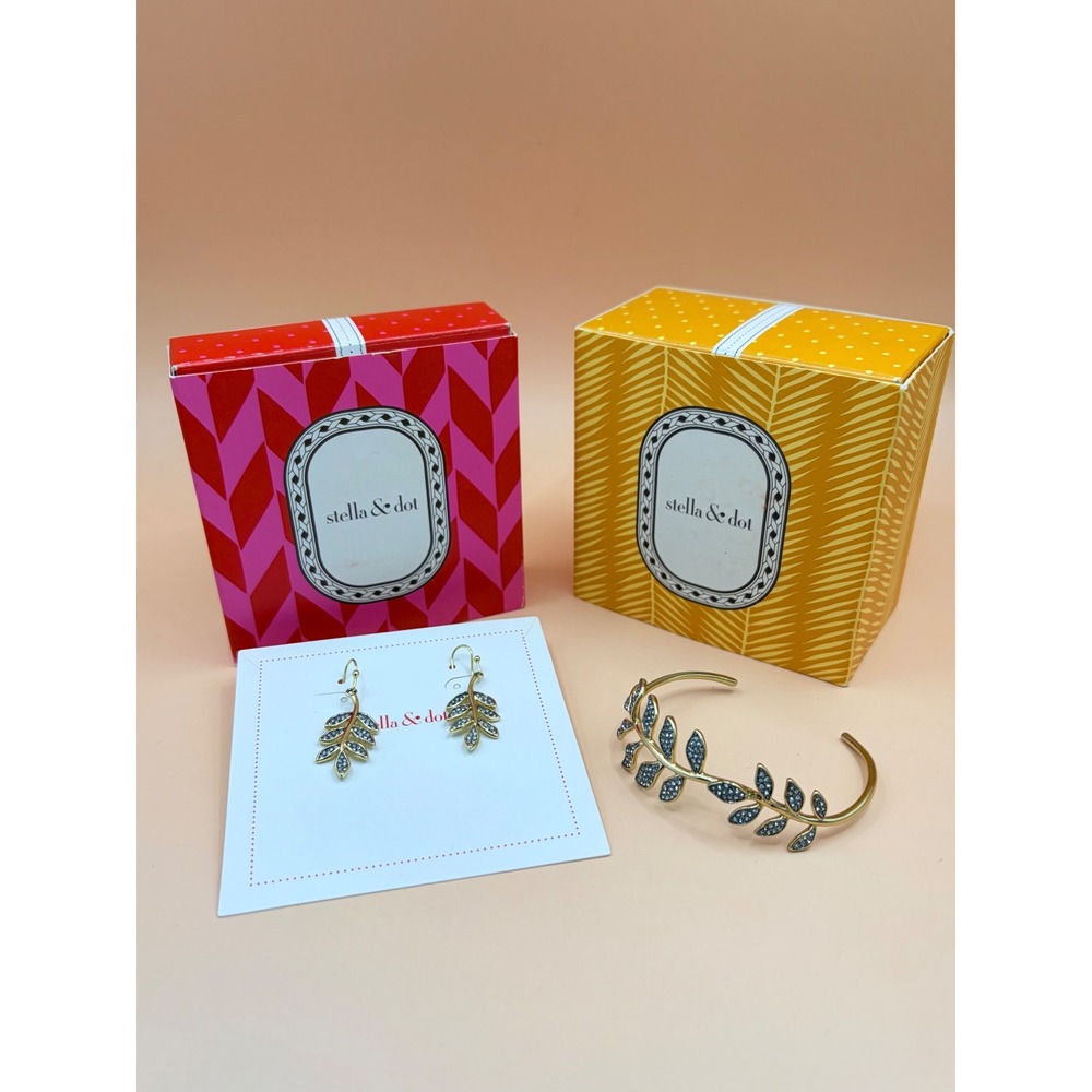 Stella & Dot Gold Tone‎ Pave Crystal Leaf Cuff Bracelet and Earrings Set Boxed
